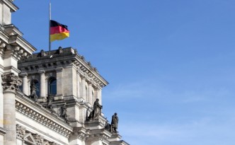 Reichstag auf Halbmast